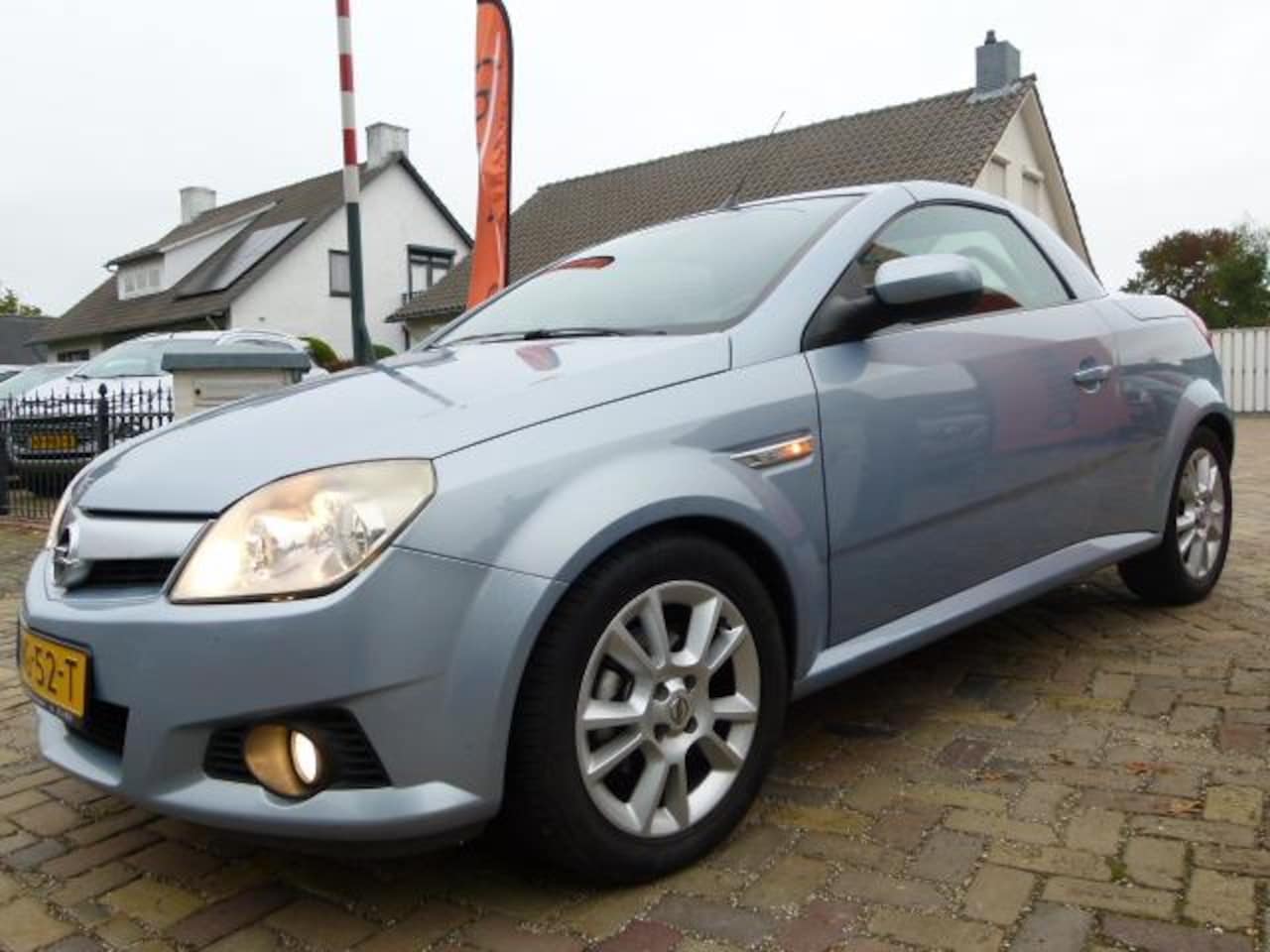 Opel Tigra TwinTop - 1.8-16V Enjoy 1.8-16V Enjoy, AIRCO/HALF LEER/NWE DISTR.RIEM - AutoWereld.nl
