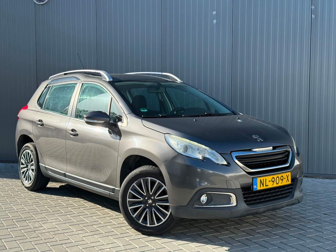 Peugeot 2008 - 1.2 PureTech Style 1.2 PureTech Style - AutoWereld.nl