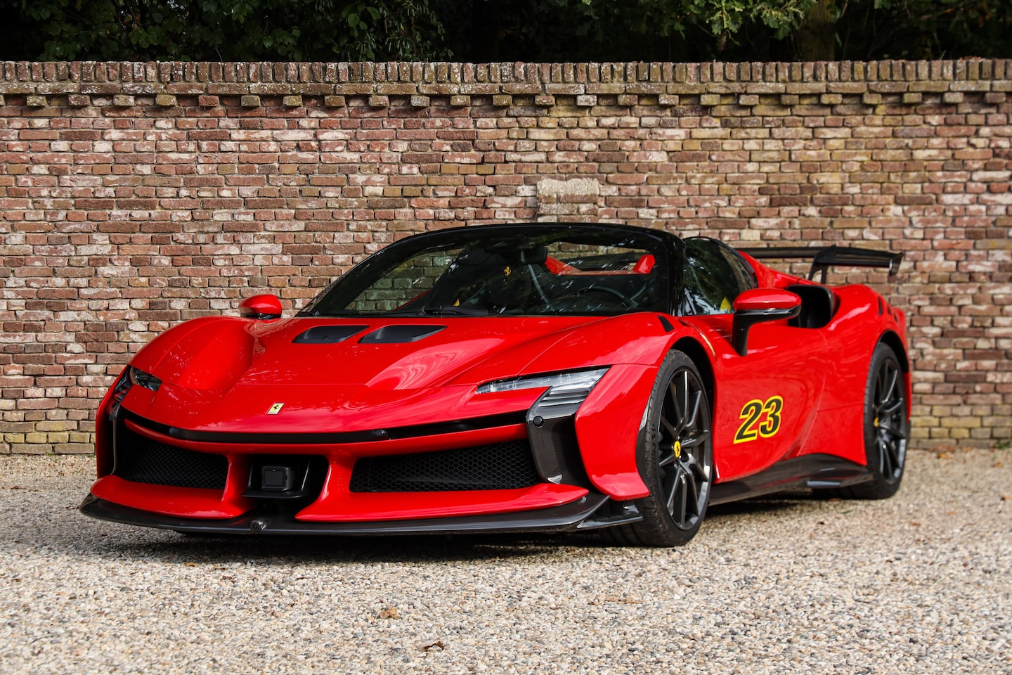 Ferrari SF90 Spider - XX "Dealer mileage only - It's new" EXCL. VAT, NETTO! "Dealer mileage only" - You'll proba - AutoWereld.nl