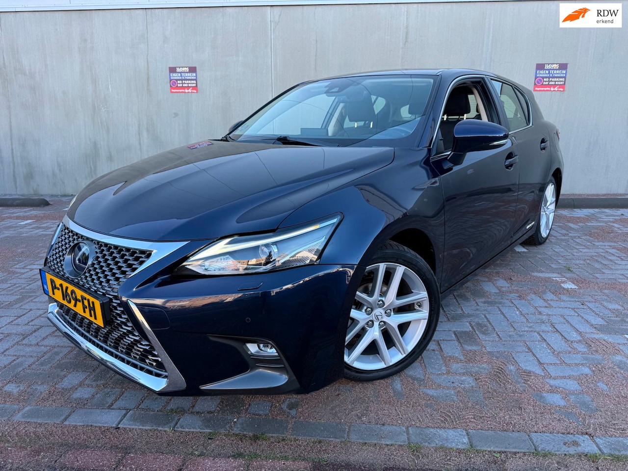 Lexus CT 200h - |Amazing Edition|LUXE UITV|CAMERA |LM VELGEN|LED|CHROME|DEEP BLUE METALLIC| - AutoWereld.nl