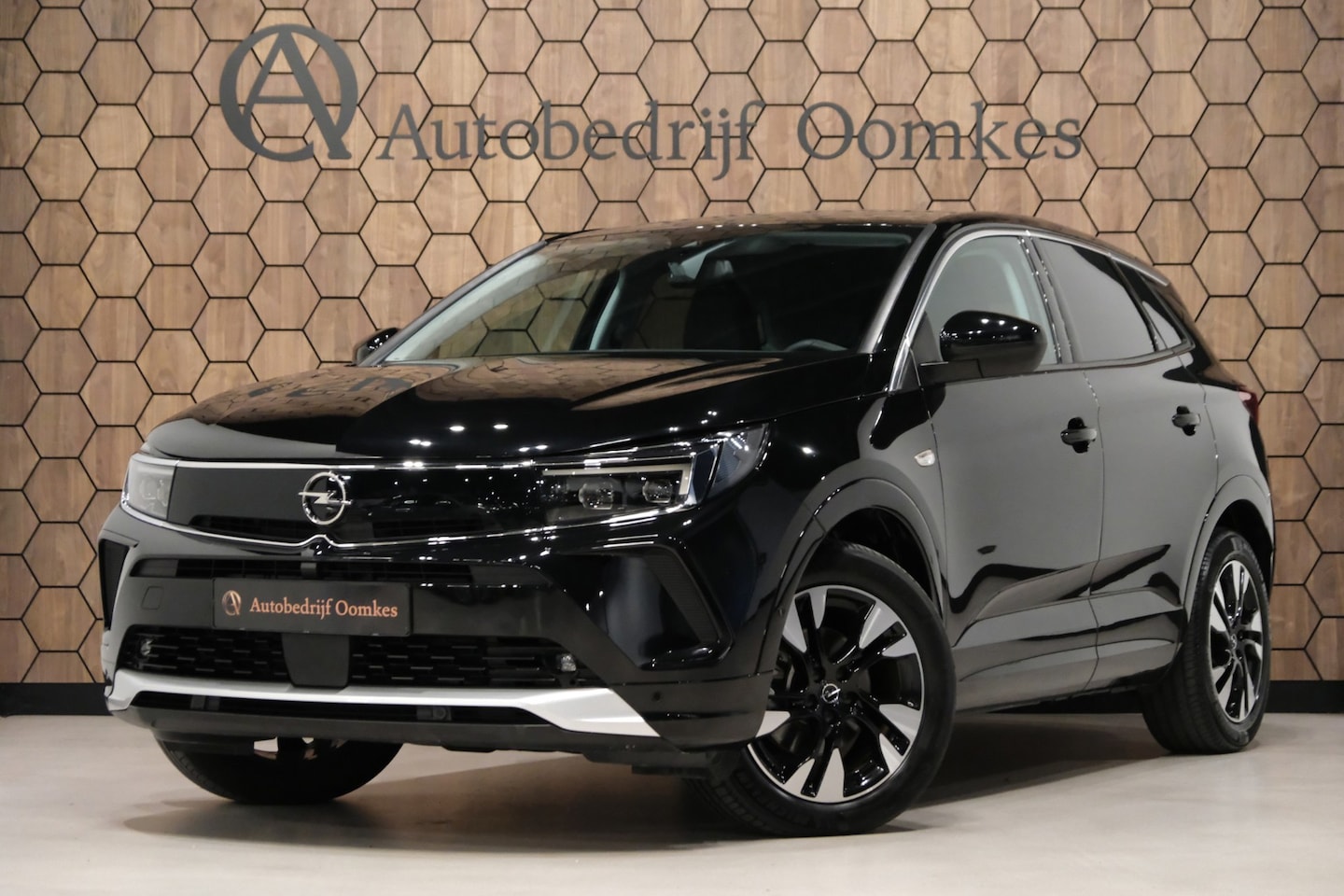 Opel Grandland - 1.2 Turbo |27.498km| Automaat/Navi/Camera/Apple Carplay *Dealer Onderhouden* - AutoWereld.nl
