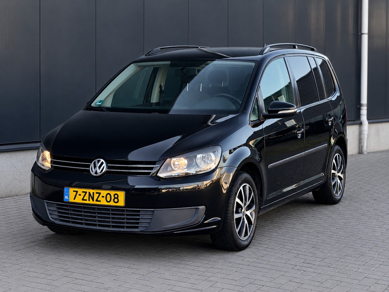 Volkswagen Touran - 1.6 TDI Highline BlueMotion 1.6 TDI Highline BlueMotion - AutoWereld.nl