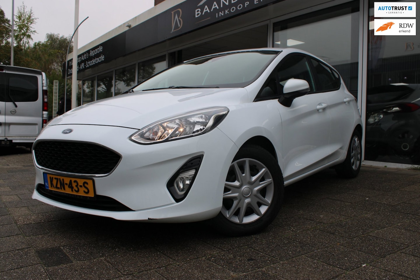 Ford Fiesta - 1.0 EcoBoost Vignale Automaat | Airco | Cruise control | Parkeersensoren achter | Elec ram - AutoWereld.nl