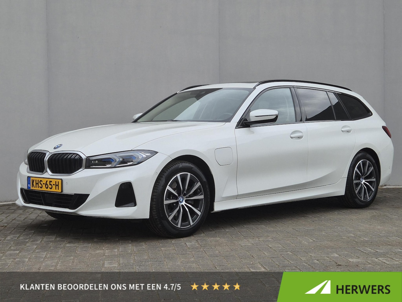 BMW 3-serie Touring - 320e xDrive / Trekgewicht 1.500 kg / SOH 96 % / PHEV / Dealer onderhouden / Elektrische ac - AutoWereld.nl