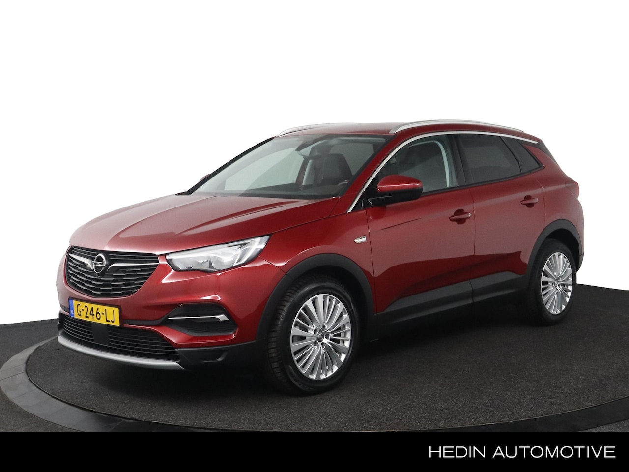 Opel Grandland - 1.2 Turbo 130PK Business Executive | Trekhaak | Navigatie | Elek. Achterklep | Stuur/Stoel - AutoWereld.nl