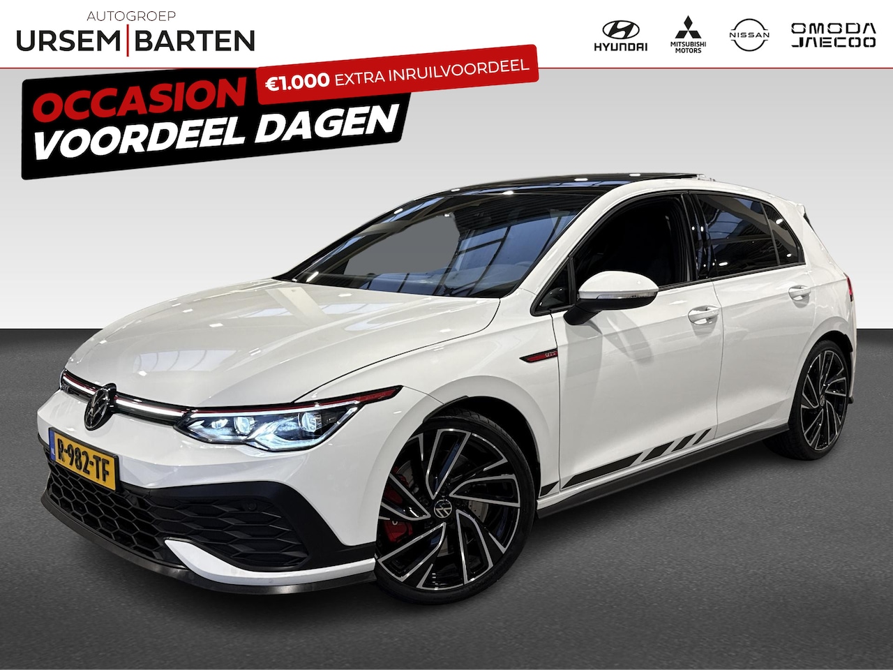 Volkswagen Golf - 2.0 TSI GTI Clubsport Pano | IQ Light | Camera | 300 PK - AutoWereld.nl