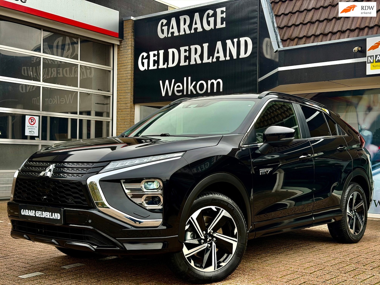 Mitsubishi Eclipse Cross - 2.4 PHEV Instyle | LEDER/ALCANTARA | ACC | BI-XENON | FULL-LED | ISOFIX | FULL-OPTION~! - AutoWereld.nl