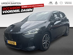 BMW 2-serie Active Tourer - 220i l M-Sport | 18 inch M Dubbelspaak (Styling 938 M) in Bicolor Midnight Grey | Achterui