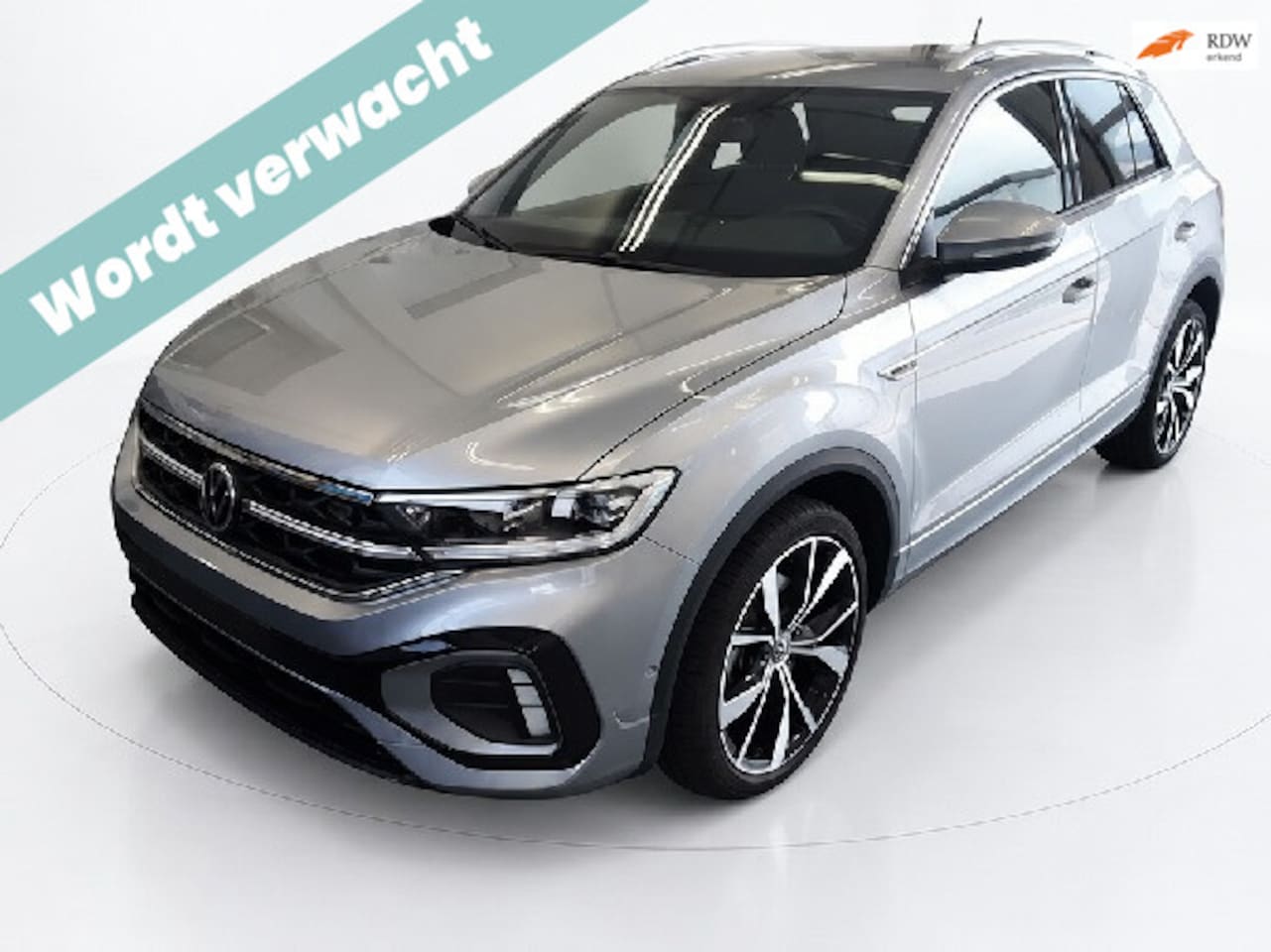 Volkswagen T-Roc - 1.5 TSI R-Line|150pk|Ledmatrix|Navigatie|Stoelverwarming|Camera|19inch - AutoWereld.nl