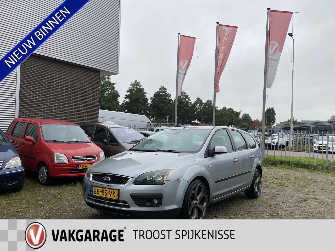 Ford Focus Wagon - 1.6-16V Futura 1.6-16V Futura,Airco,Cruisecontrol,Trekhaak,Elektrischpakket,Sportstoelen,Boordcomputer,Re - AutoWereld.nl