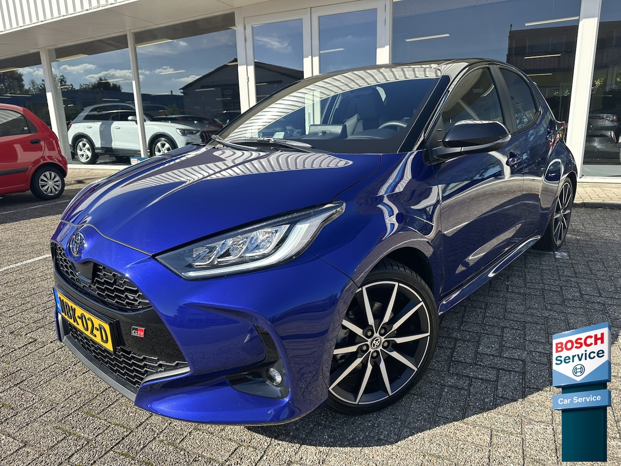 Toyota Yaris - 1.5 Hybrid 130 GR SPORT | LED | Adapt. Cruise | Apple/Android | Camera | Sportstoelen - AutoWereld.nl