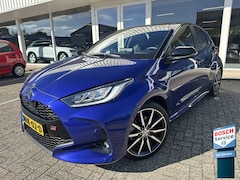 Toyota Yaris - 1.5 Hybrid 130 GR SPORT | LED | Adapt. Cruise | Apple/Android | Camera | Sportstoelen