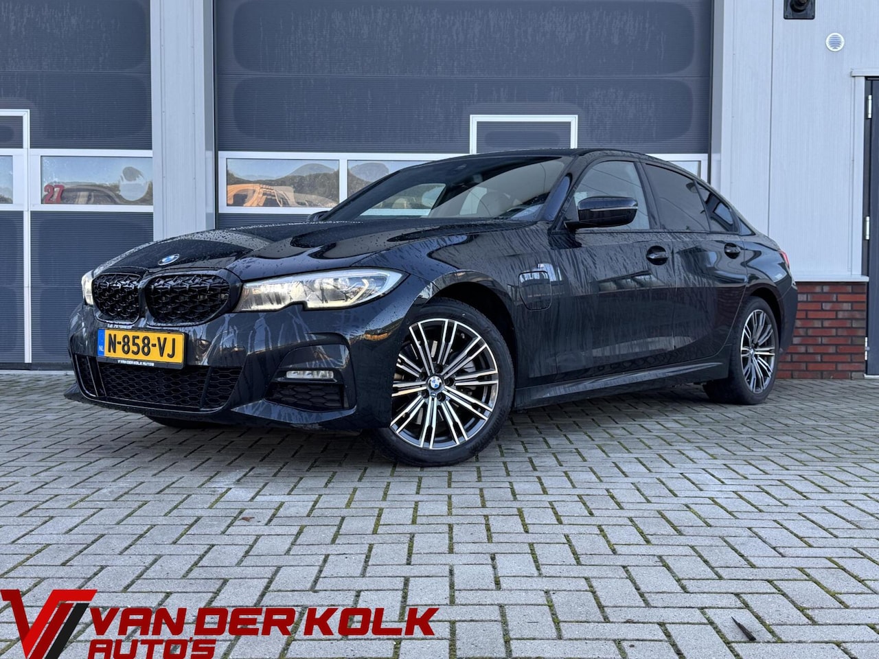 BMW 3-serie - 320e Business Edition Plus | Leder | Digital cockpit | Carplay | Navigatie | Stuur/Stoelve - AutoWereld.nl