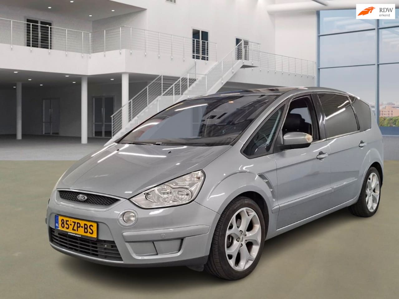 Ford S-Max - 2.0-16V 7 PERS PANO NAVI PSENSOR CRUISE 2 X SLEUTELS - AutoWereld.nl