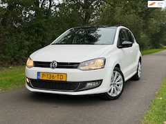Volkswagen Polo - 1.2-12V Comfortline | Pano + Stoelverwarming Nu € 4.975,