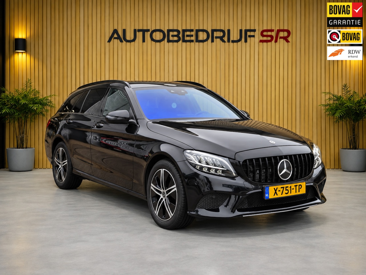 Mercedes-Benz C-klasse Estate - 180 Premium Pack Trekhaak! Camera! Burmester! Sfeerverlichting! Navi! Dab! Night Pakket! - AutoWereld.nl