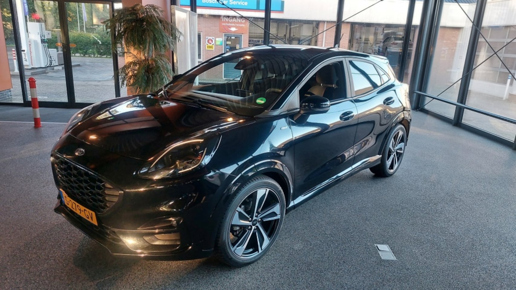 Ford Puma - 1.0i Ecoboost Hybrid 125pk ST-Line - AutoWereld.nl