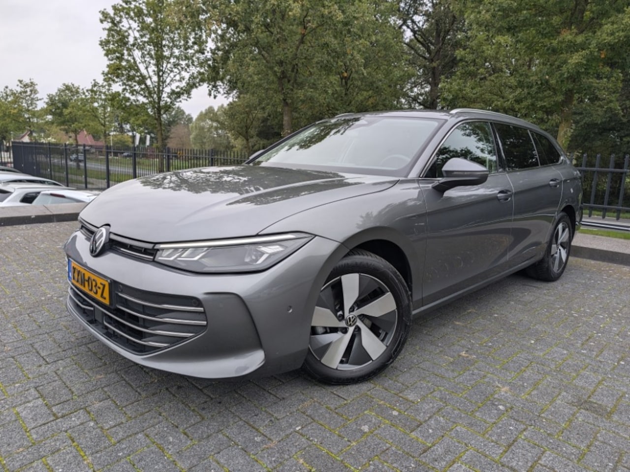 Volkswagen Passat Variant - 1.5 eTSI 110 kW Business + DSG - AutoWereld.nl