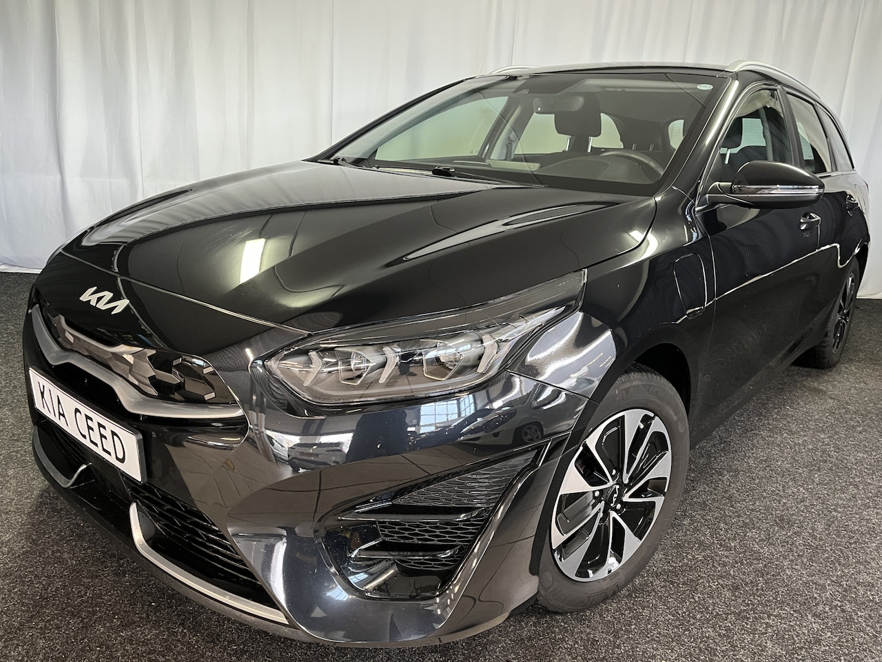 Kia Cee'd Sportswagon - Ceed 1.6 GDI PHEV PLUG-IN DynamicLine 1E EIGN/ECC/APPLE/ADAPTIVE/CAMERA - AutoWereld.nl