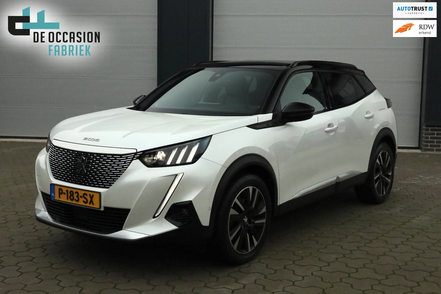 Peugeot e-2008 - EV GT Pack 50 kWh Keyless Adaptief Carplay Sfeer - AutoWereld.nl