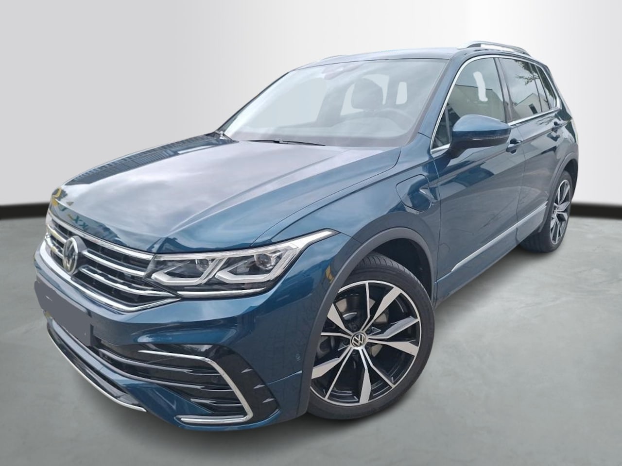 Volkswagen Tiguan - 1.4 TSI eHybrid 245pk R-Line Panoramadak / Leder / HUD / 360-Camera / Wordt verwacht - AutoWereld.nl