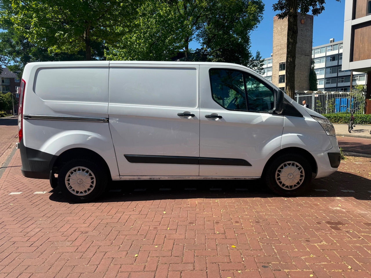 Ford Transit Custom - 270 2.2 TDCI NW APK Ambiente 3pers Airco - AutoWereld.nl