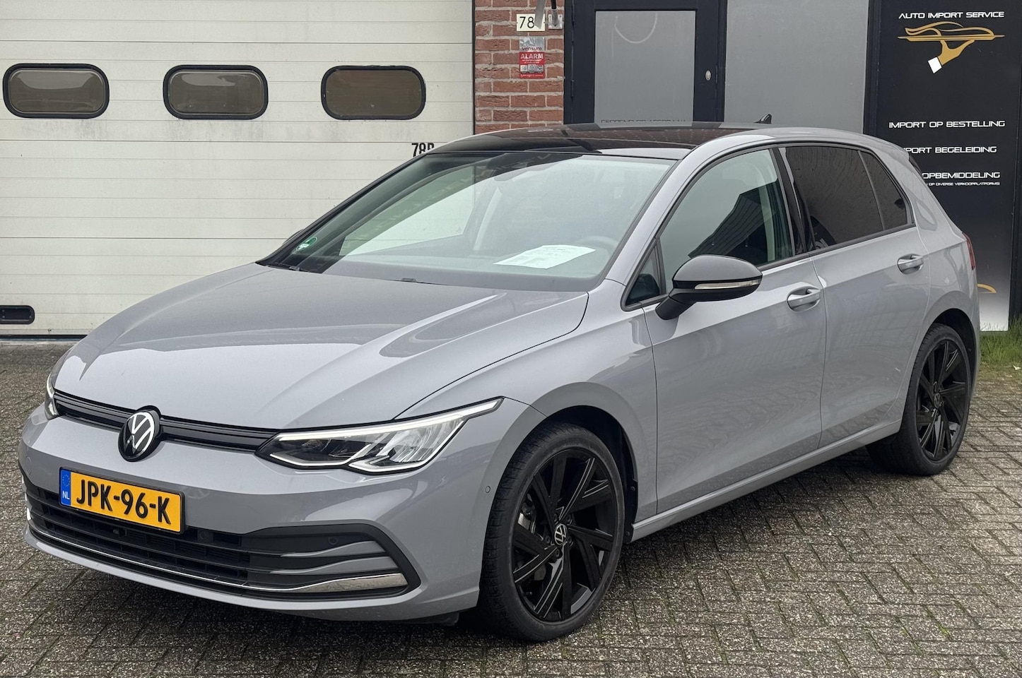 Volkswagen Golf - 1.5 eTSI R-Line Pano/Camera/Sfeerverl./18"/TravelAssist/Trekh. elek. - AutoWereld.nl