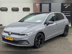 Volkswagen Golf - 1.5 eTSI R-Line Pano/Camera/Sfeerverl./18"/TravelAssist/Trekh. elek