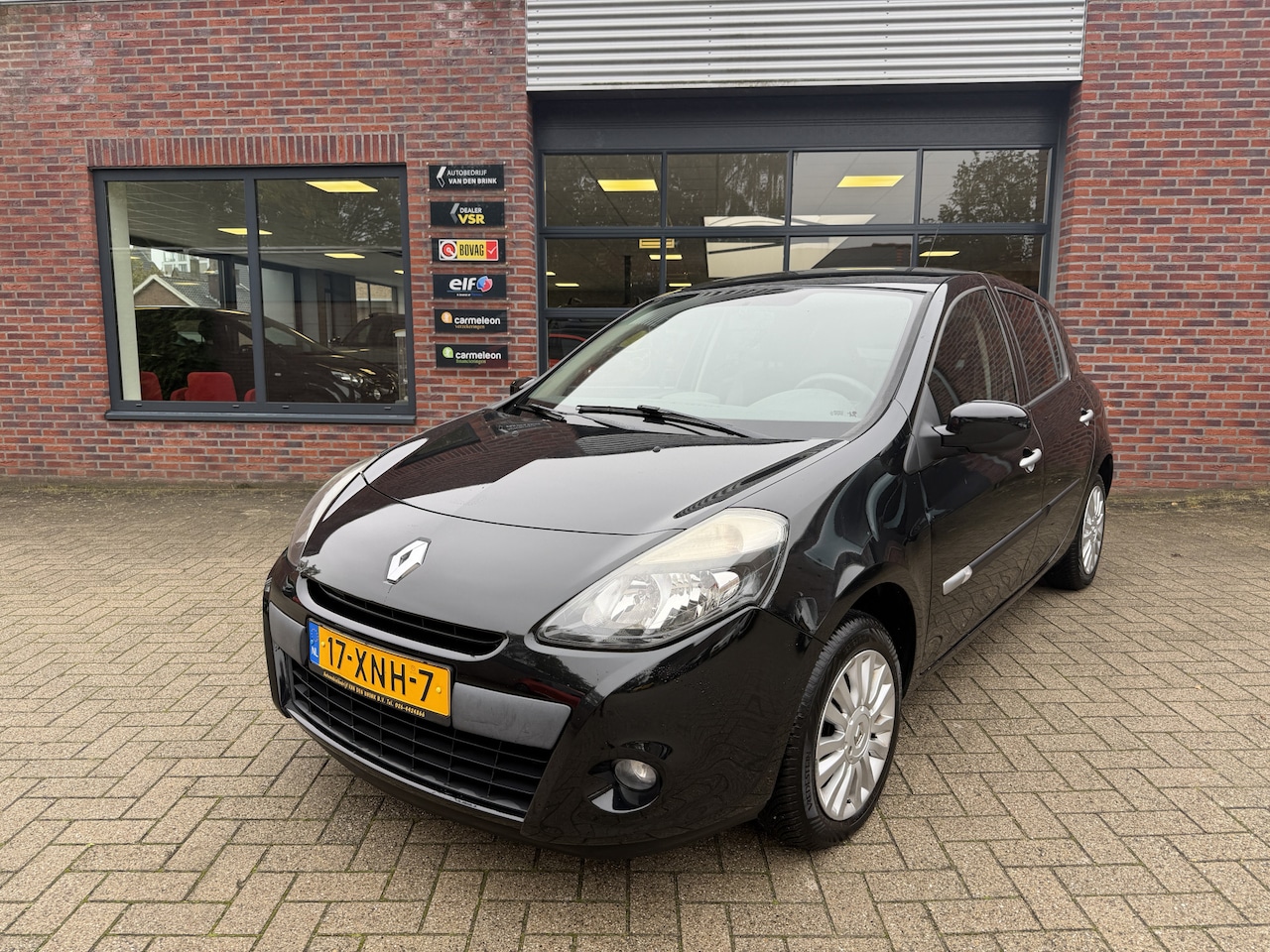 Renault Clio - 1.2 Authentique all seasons ,trekhaak - AutoWereld.nl