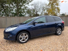 Ford Focus Wagon - 1.0 EcoBoost Titanium Navigatie & Trekhaak & Winterpakket