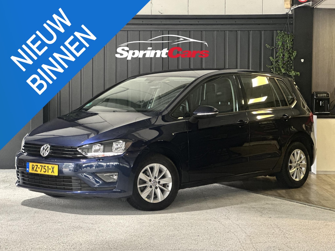 Volkswagen Golf Sportsvan - 1.2 TSI Highline | Trekhaak | Stoelverwarming | Cruise Control | LMV 16 | - AutoWereld.nl