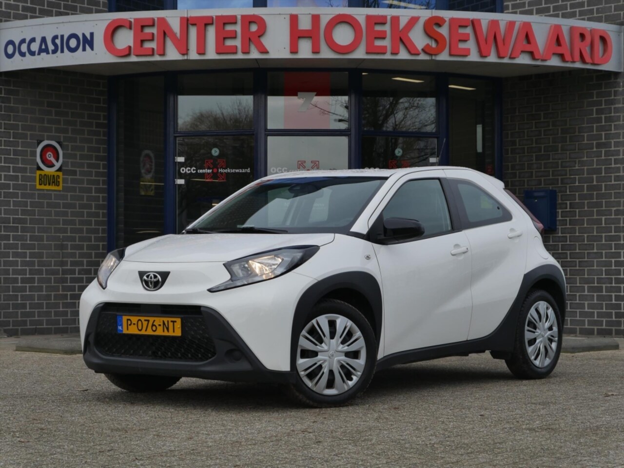 Toyota Aygo X - 1.0 VVT-i MT play 1.0 VVT-i MT 72pk Play - AutoWereld.nl