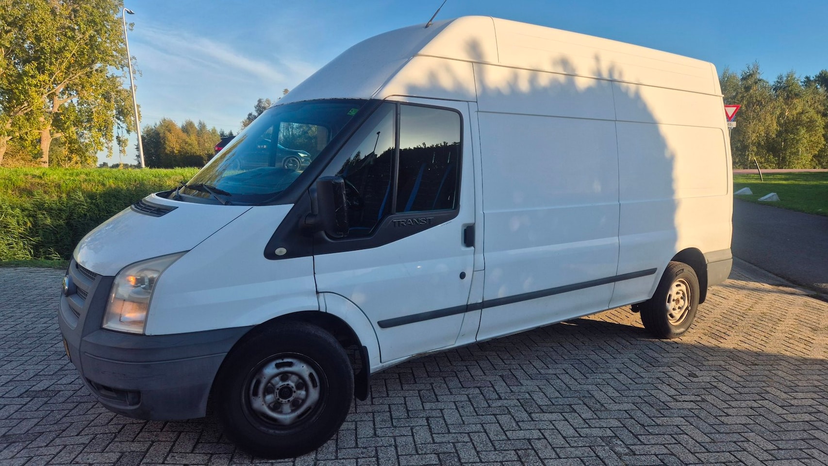 Ford Transit - 330L 2.2 TDCI Ambiente HD DC Rijd goed nieuw APK - AutoWereld.nl