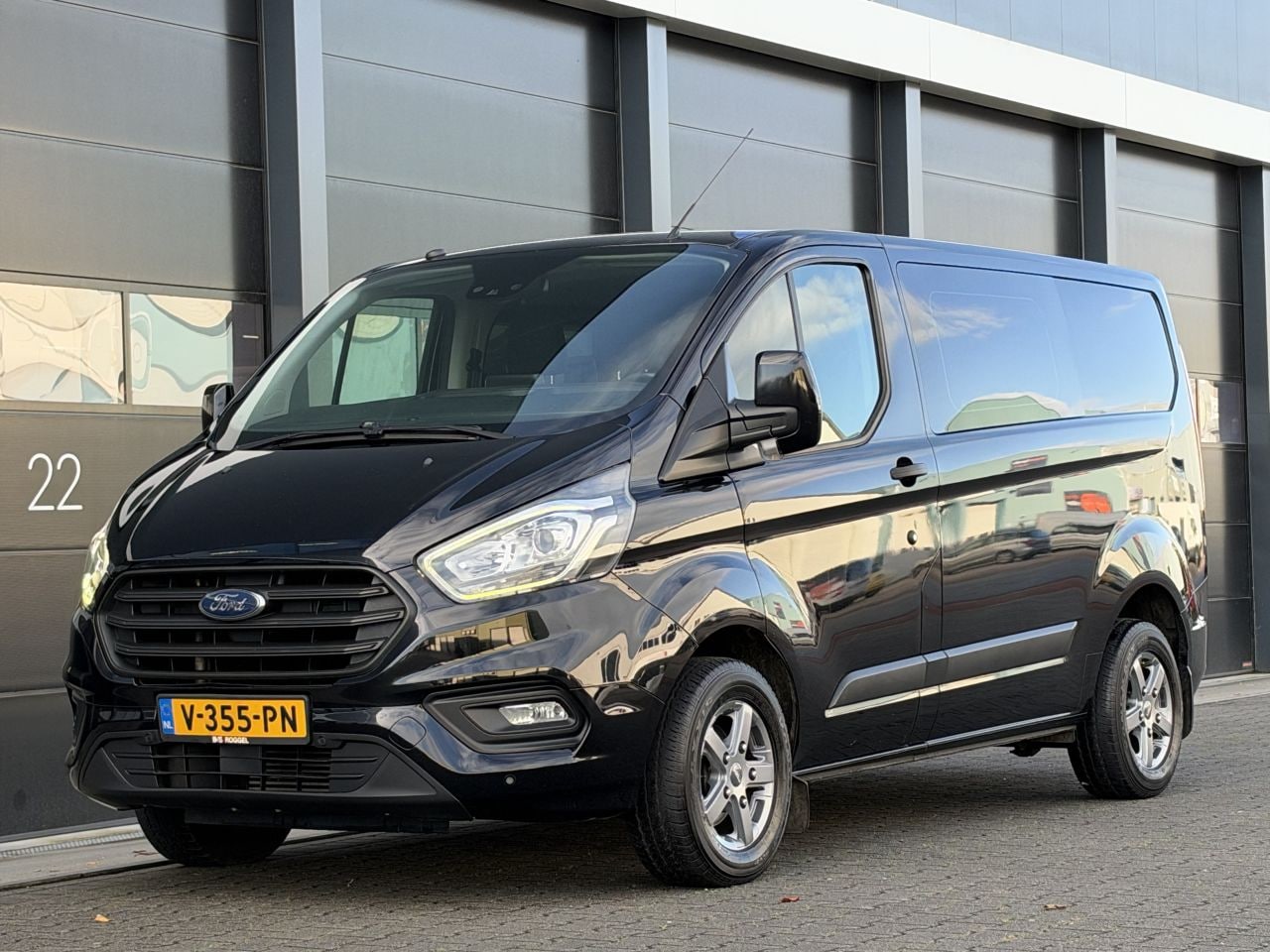 Ford Transit Custom - 2.0 TDCI DC 6-PERS Camera EURO-6 - AutoWereld.nl