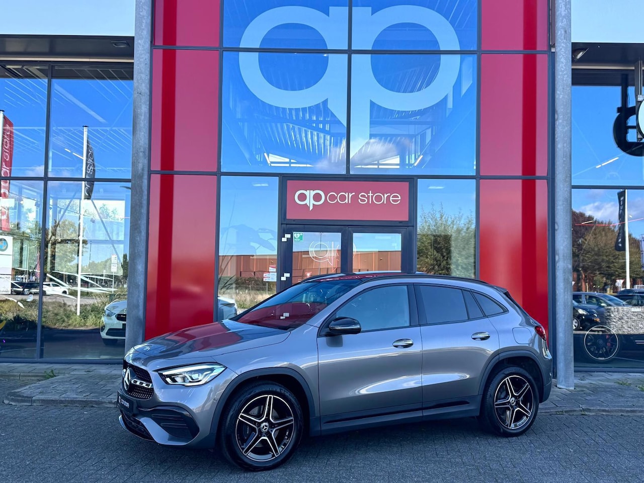 Mercedes-Benz GLA-Klasse - 250 e AMG Line | Panorama | Camera | Parksens | Sfeerverlichting | Carplay | Keyless | BTW - AutoWereld.nl