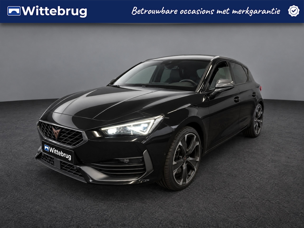CUPRA Leon - 1.4 e-Hybrid DSG VZ Performance / Stoelverwarming / Achteruitrij camera / Carplay / 19'' L - AutoWereld.nl