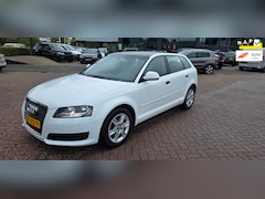 Audi A3 Sportback - 1.4 TFSI Attraction Pro Line Business/ bj.2010/ kleur: wit/ climate/ 6 versnell./ APK 10/2