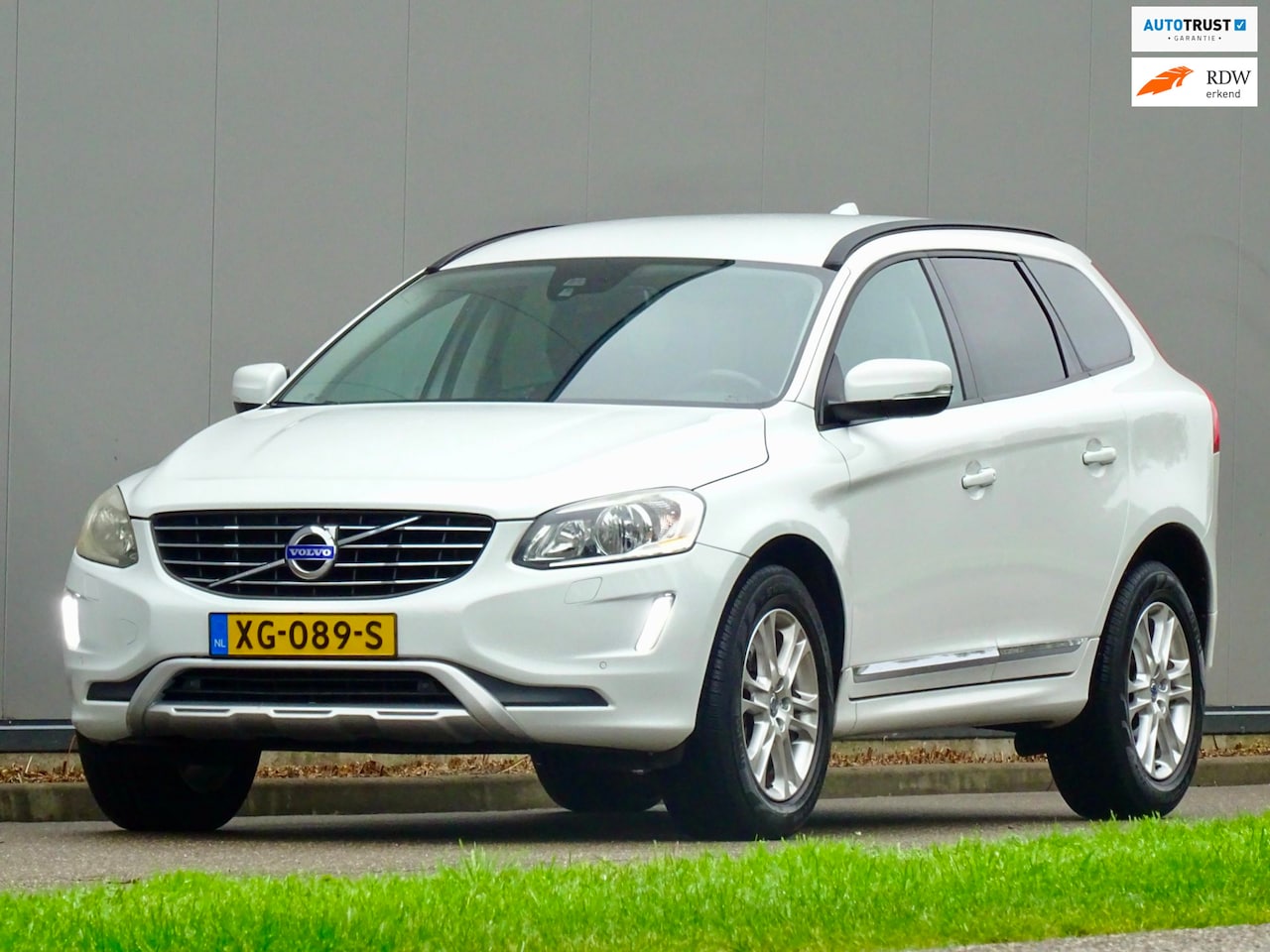 Volvo XC60 - 2.0 T5 R-Design | D-Riem v.v. | - AutoWereld.nl