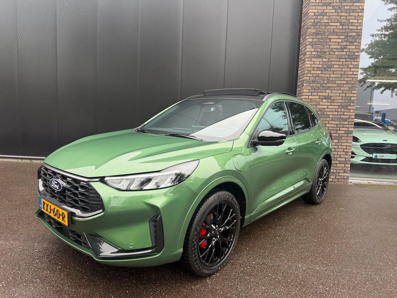 Ford Kuga - 2.5 PHEV ST-Line X Panorama, Trekhaak, Winter, 360-gr camera BOMVOL! - AutoWereld.nl