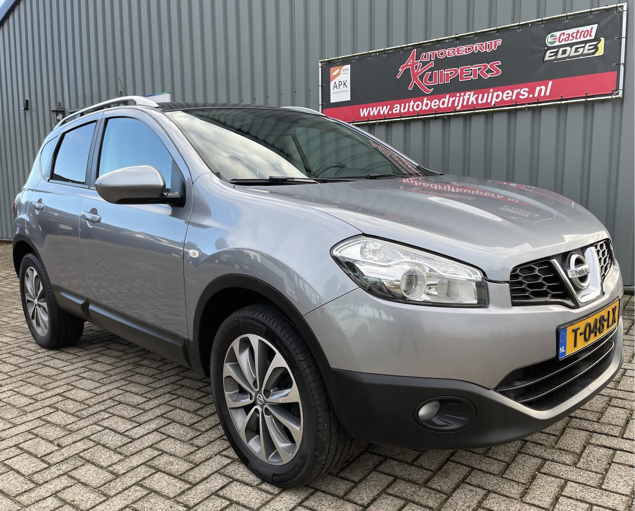 Nissan Qashqai - 2.0 Connect Edition Clima.Cruise.Navi.Pano.Lm.velgen.Camera.Trekhaak - AutoWereld.nl