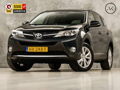 Toyota RAV4 - 2.0 Executive Business 4WD 152Pk Automaat (NAVIGATIE, CLIMATE, GETINT GLAS, CAMERA, LEDER,