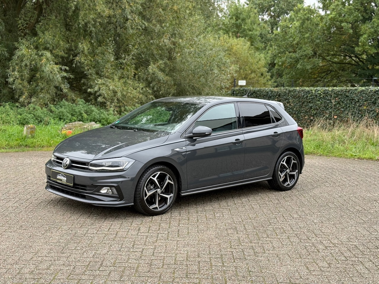 Volkswagen Polo - 1.5 TSI R-LINE I CAMERA I PSC I DSG I CLIMA I LED I VOL I NWE APK - AutoWereld.nl