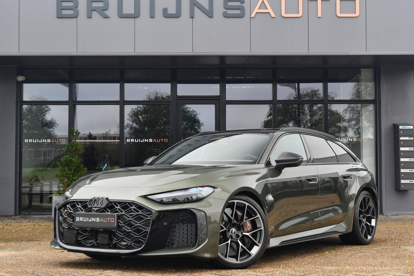 Audi A5 Avant - RS 5 e-hybrid Beford green|Carbon|Keramisch| - AutoWereld.nl
