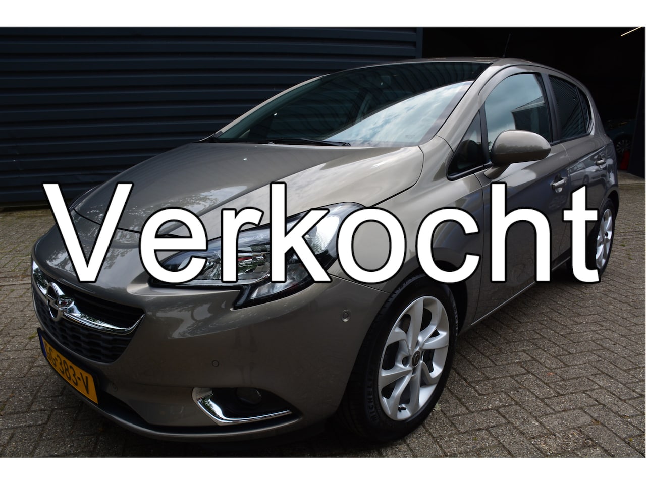 Opel Corsa - 1.4 Color Edition Cruise Control Airco Trekhaak - AutoWereld.nl