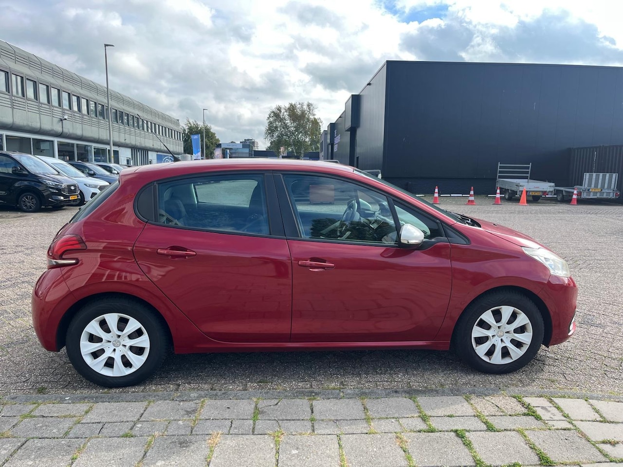 Peugeot 208 - 1.2 5drs Airco Cruise APK NAP - AutoWereld.nl