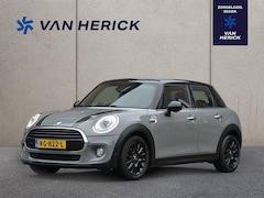 MINI 5-Deurs - 1.5 136PK Cooper Serious Business Automaat | Navigatie | Achteruitrijcamera | JCW interieu