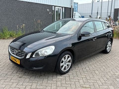 Volvo V60 - 1.6 T3 Kinetic 2011