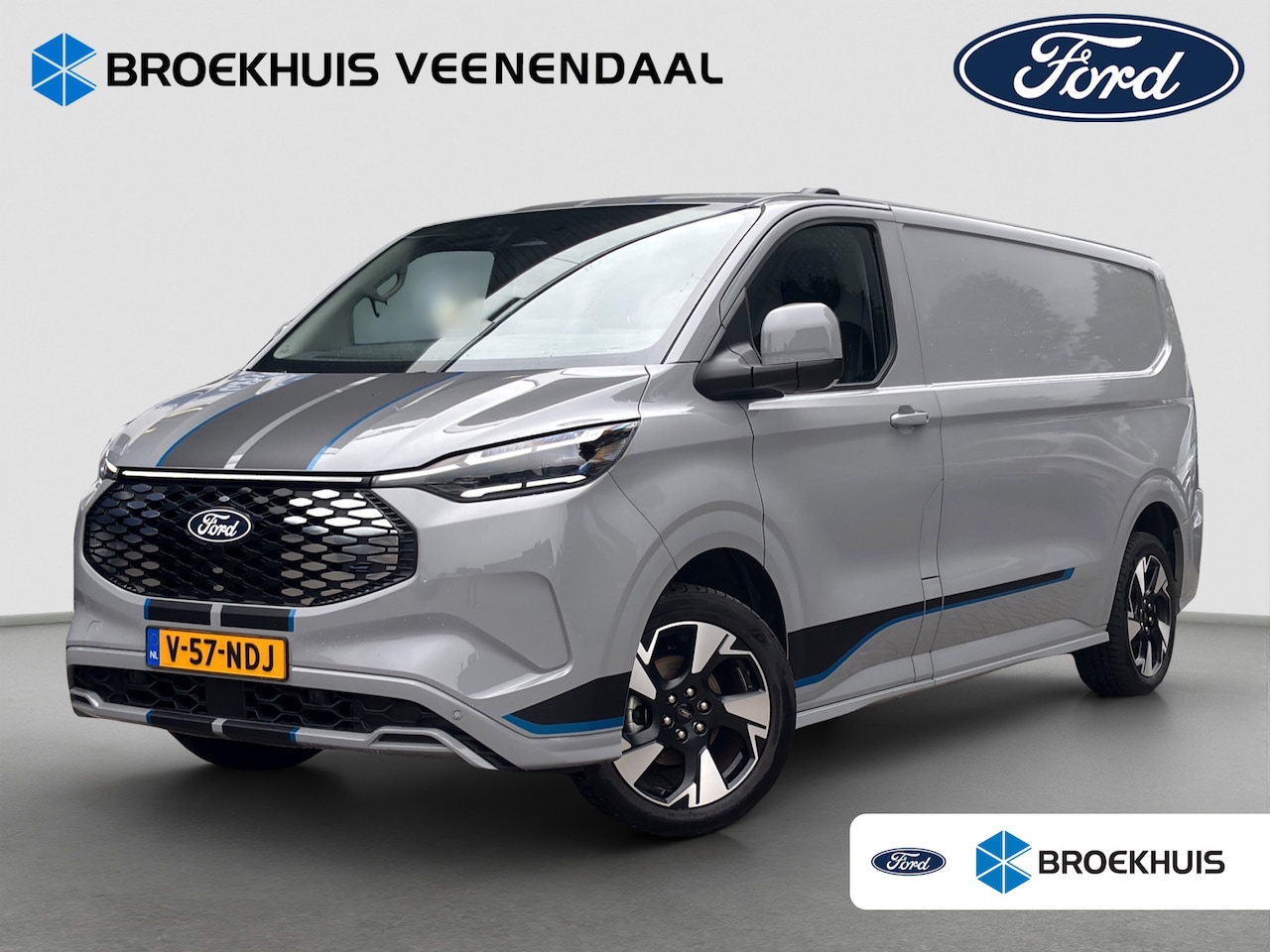 Ford Transit Custom - E-Transit 340 L2H1 Sport 71 kWh | Adap. Cruise Control | Trekhaak | Winterpack | CarPlay | - AutoWereld.nl