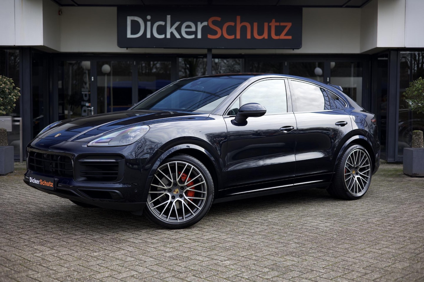 Porsche Cayenne Coupé - 3.0 E-Hybrid Platinum Edition Sportuitlaat | Sportstoelen | Sport Design| Adaptieve Cruise - AutoWereld.nl