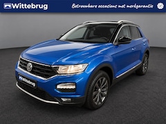 Volkswagen T-Roc - 1.0 TSI Style Business Executive multimedia / Navigatie / Camera / Extra getint glas / 17"